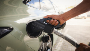 e-Drive Energy inaugura oficialmente primeiro eletroposto na Bahia e amplia infraestrutura para mobilidade elétrica